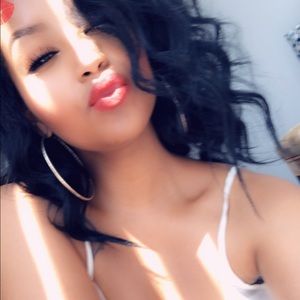 Meet your Posher, Sanya